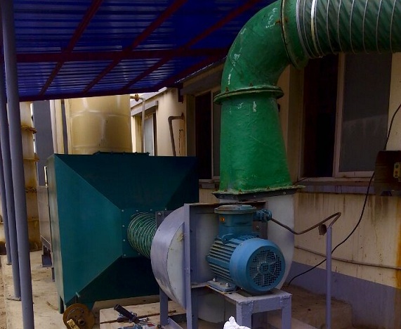 乳膠制品浸膠硫化廢氣_大型工廠異味、廢氣處理方案  　　橡膠硫化廢氣處理 乳膠手套廠廢氣吸收鋰電池廠廢氣酸氣凈化設備車間異味治理方案