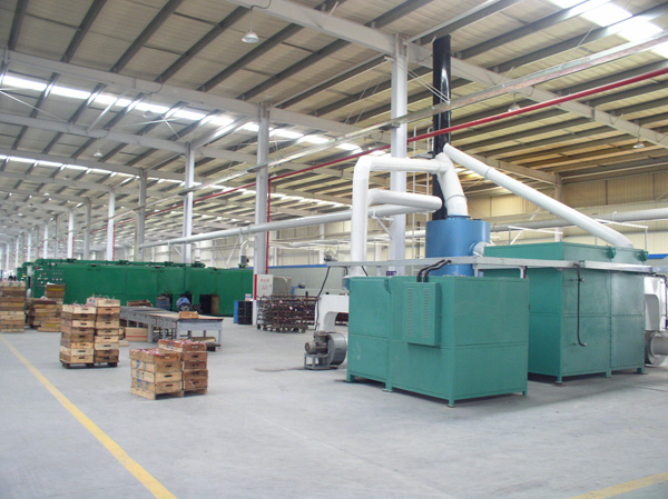 廢氣轉換:將廢氣通過含化學物質的水淋塔轉換為廢水,再處理廢水,水淋塔造價較高,會產生水污染,是大多企業采用方案,因為水污染由污水處理公司處理,屬于浪費型廢氣處理方式。