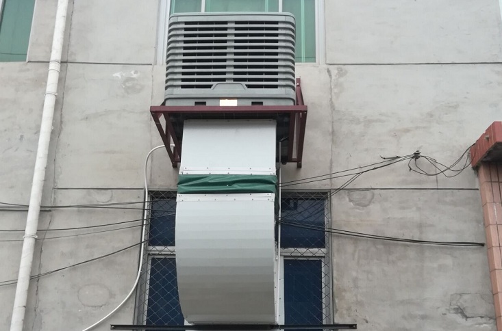 高溫工廠車間濕簾降溫系統(tǒng)整套設備啟動后，霧化1升水僅需5W的電能，能耗是非常低