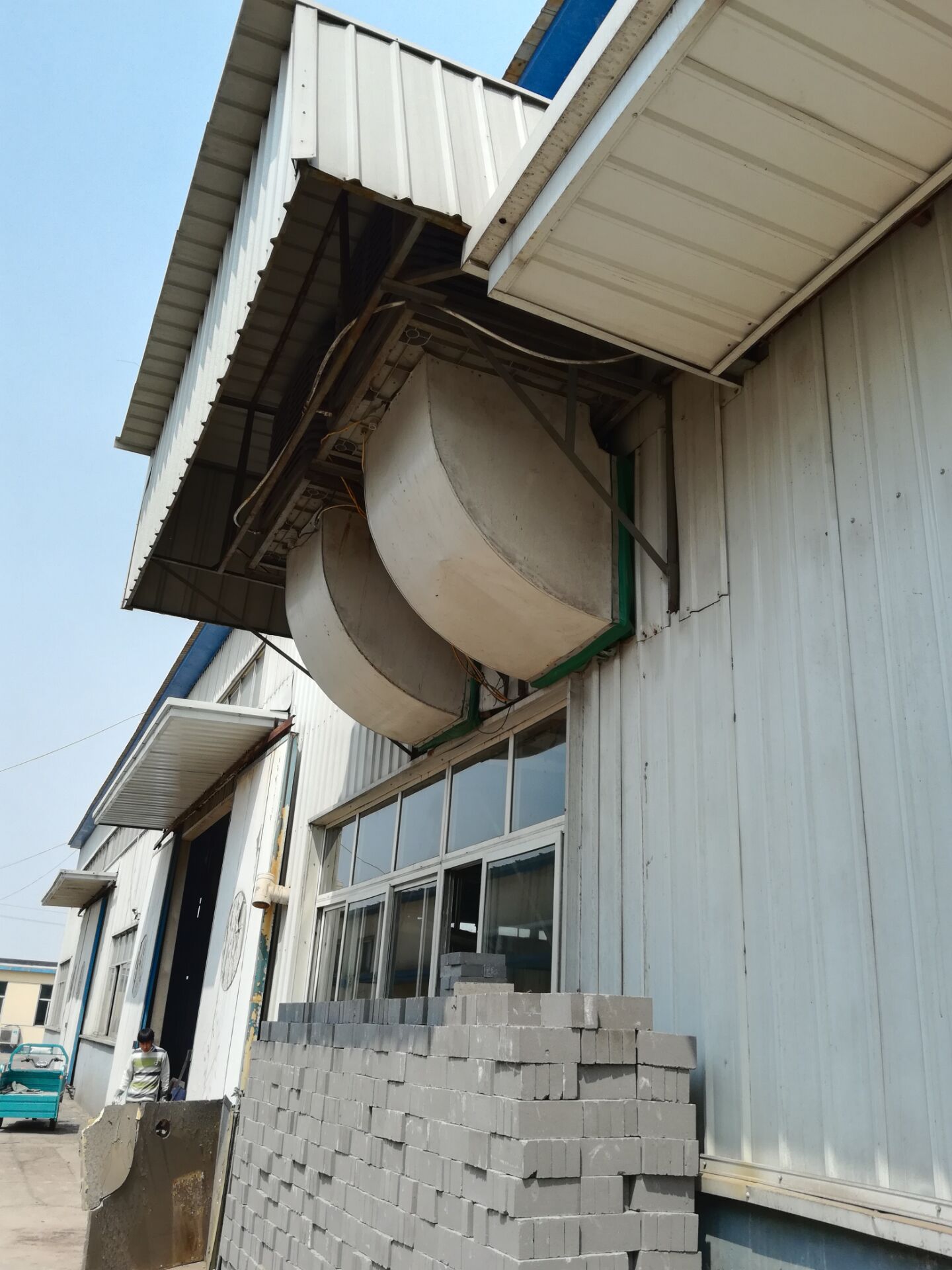 精細化工廠給車間怎么做工位降溫系統？