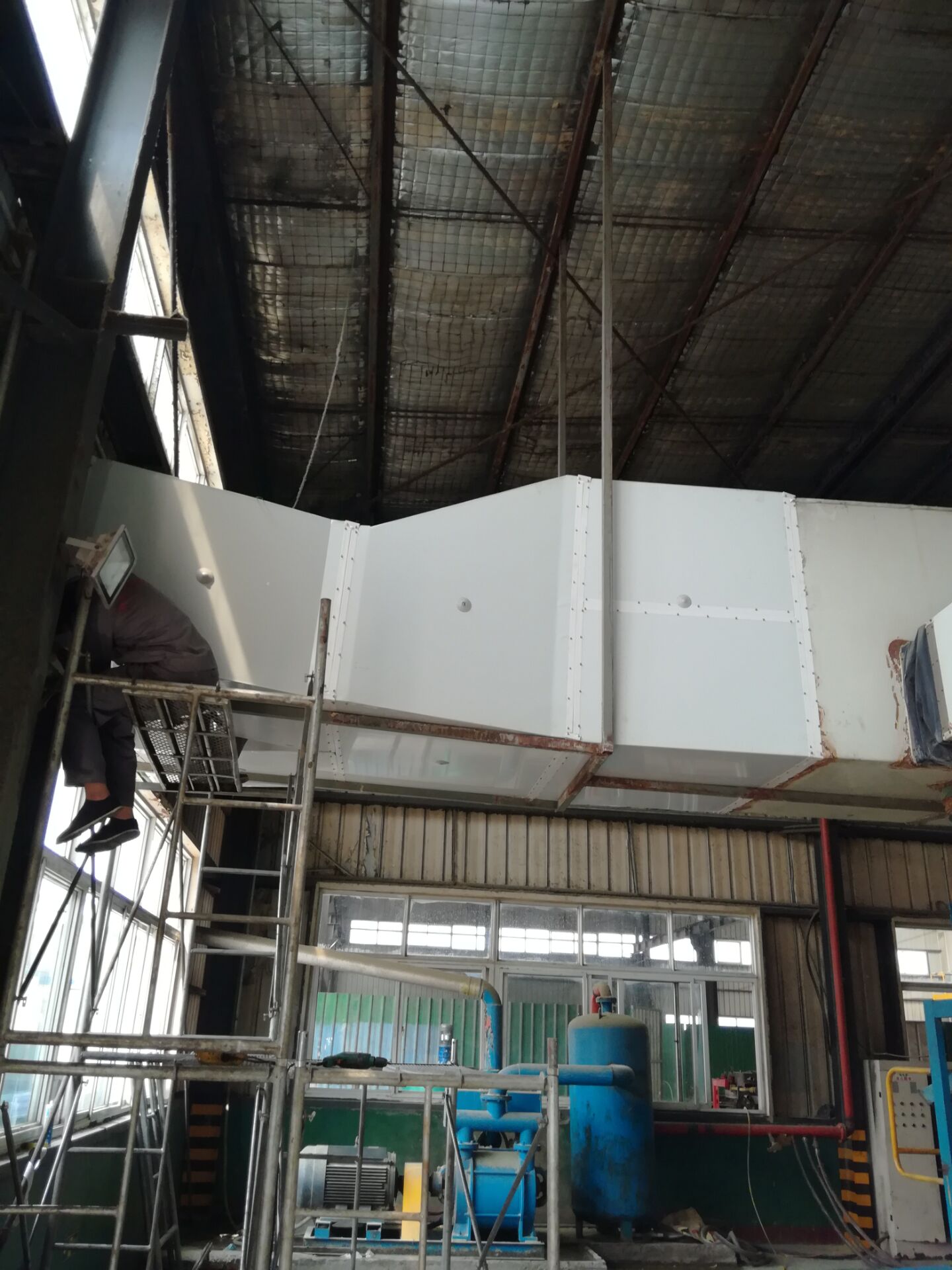 工位送風降溫系統，工位降溫設備，濕簾工位降溫方法，工廠工位送風系統設計