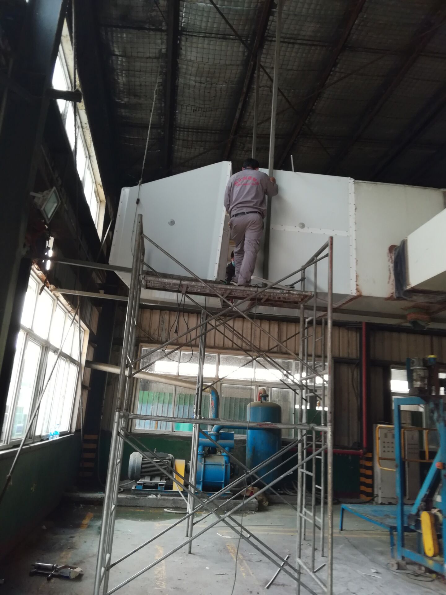 精細化工廠給車間怎么做工位降溫系統?