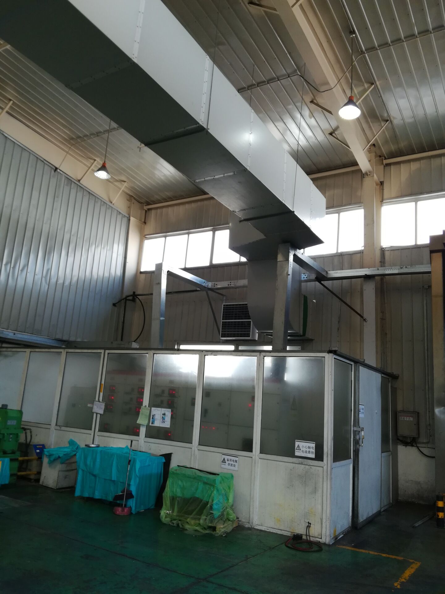 工廠車間夏季怎么降溫工廠車間用什么降溫方法工廠車間通風降溫系統方案哪家做的比較好