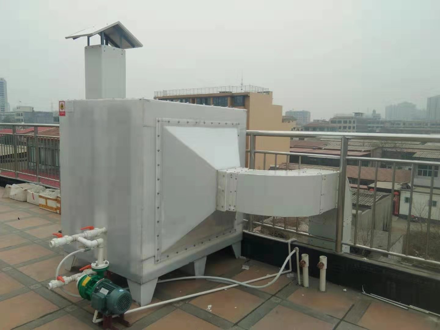 電線電纜廠廢氣異味處理采用設備方案,活性炭吸附塔,是一種經濟實用型有機廢氣的凈化與治理裝置;是一種廢氣過濾吸附異味的環保設備產品。 電線電纜廠廢氣異味處理采用設備方案,活性炭吸附塔,是一種經濟實用型有機廢氣的凈化與治理裝置;是一種廢氣過濾吸附異味的環保設備產品。