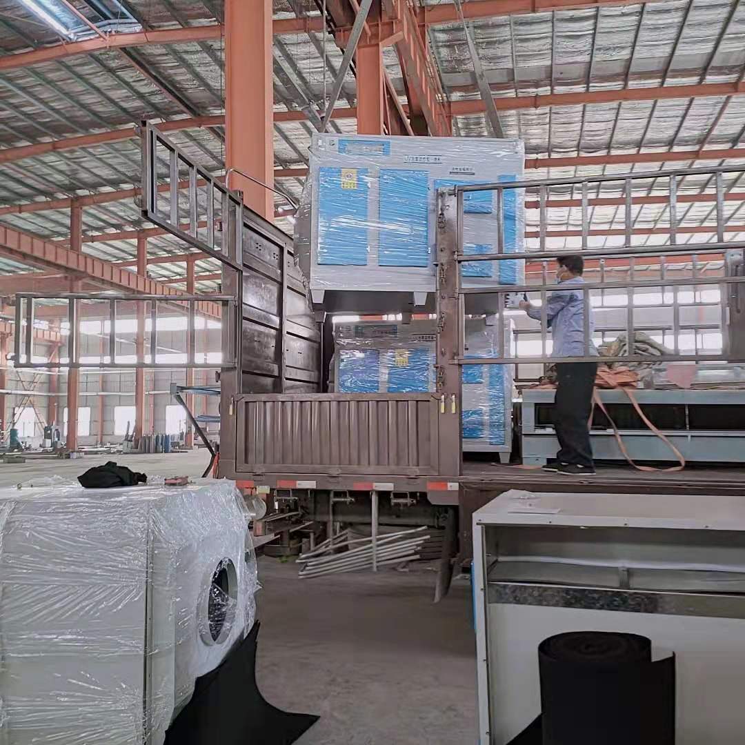 公司產(chǎn)品主要有：RTO蓄熱式焚燒爐、RCO蓄熱式催化燃燒爐、CO催化燃燒爐、RZC-RTO沸石轉(zhuǎn)輪吸附濃縮-蓄熱式催化燃燒裝置、活性炭（分子篩）吸附濃縮-催化燃燒裝置、一體化生物濾床、冷凝吸附及除塵設(shè)備等。通過(guò) 采用多種治理工藝相結(jié)合的方式，在有機(jī)廢氣治理領(lǐng)域取得了良好的應(yīng)用效果。