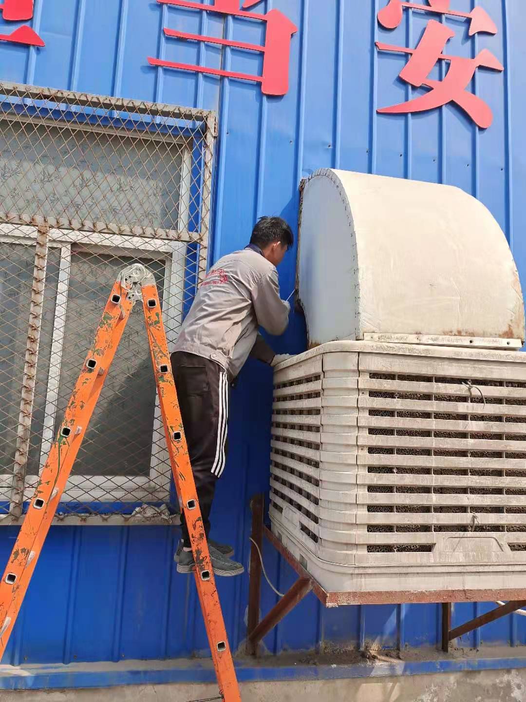 夏天廠房車間高溫悶熱怎么辦?這些車間降溫方案輕松解決 夏天廠房車間高溫悶熱怎么辦?這些車間降溫方案輕松解決