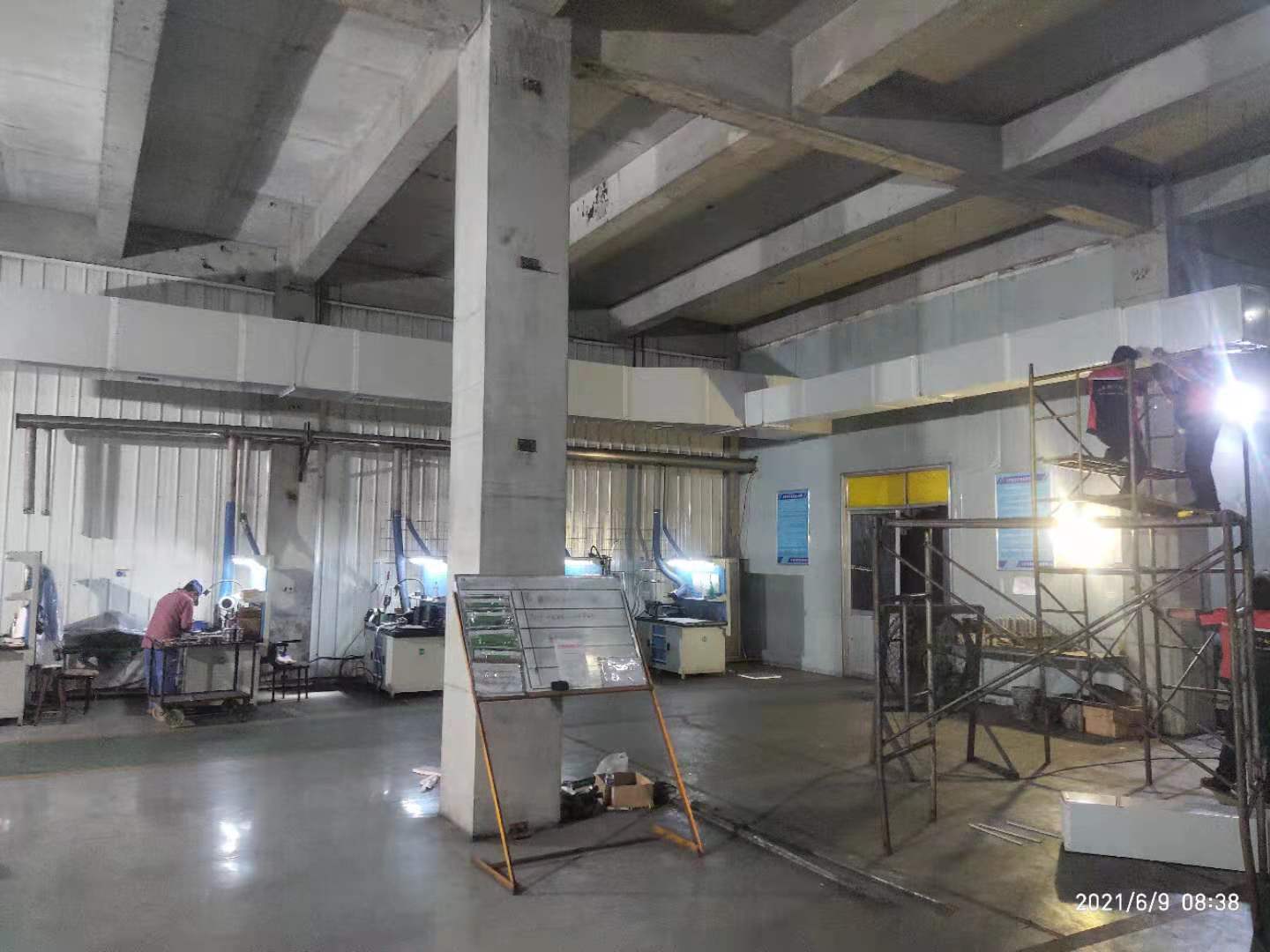 工業(yè)大風扇搭配環(huán)保空調降溫怎么樣